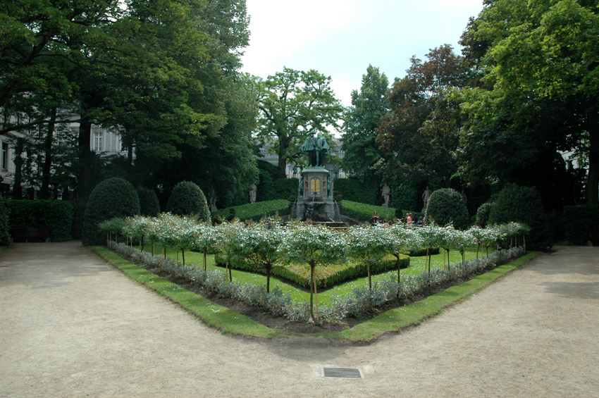 Brusel - Place du Petit Sablon