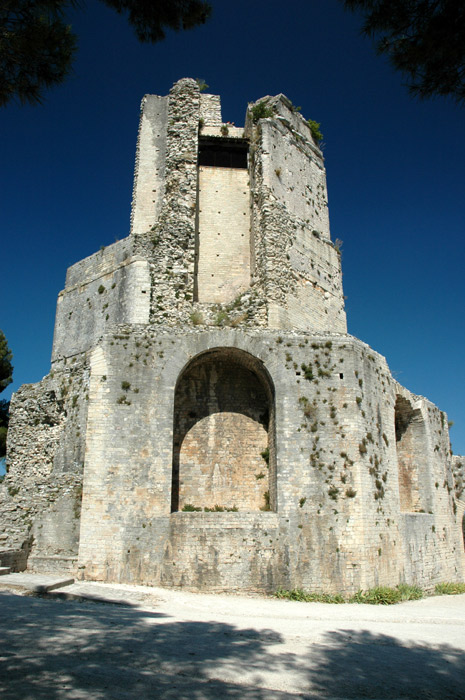 Nimes