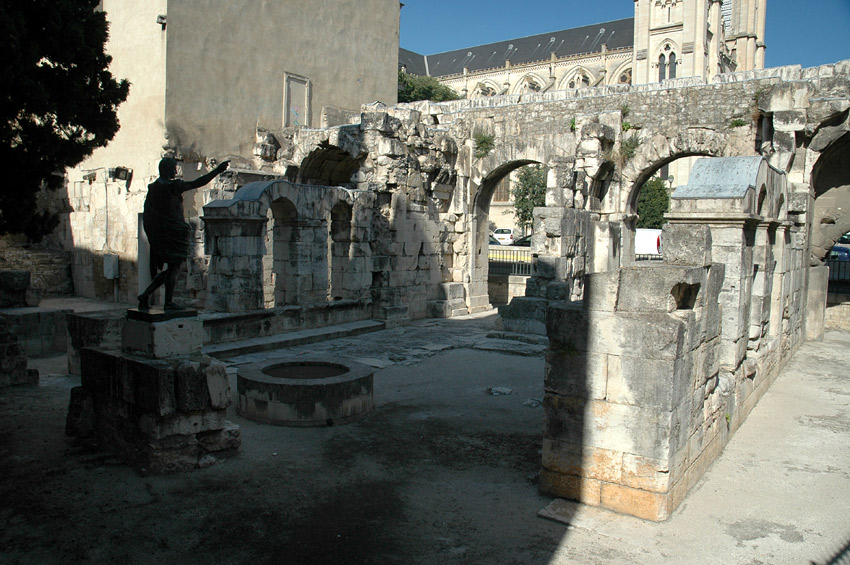 Nimes