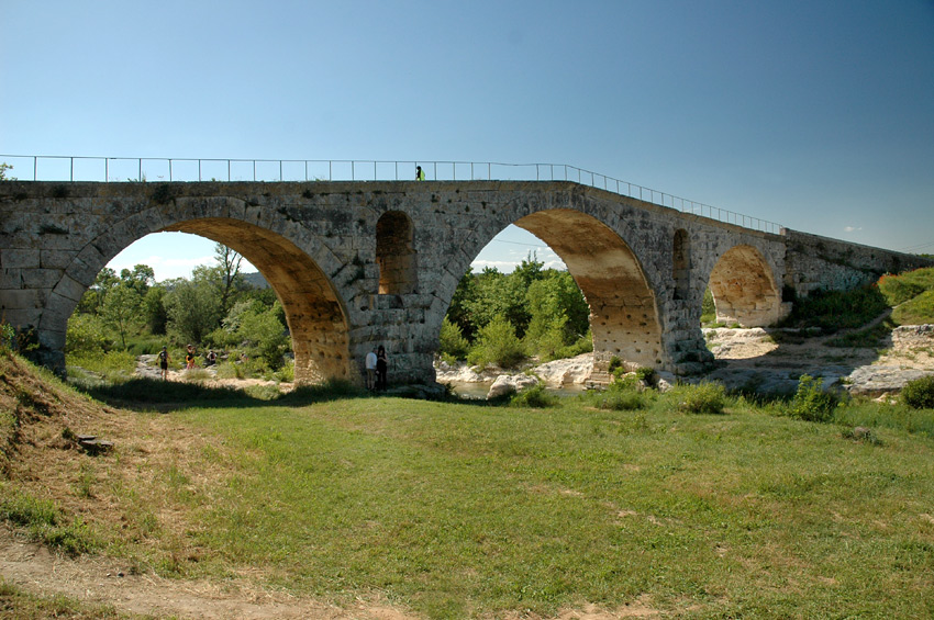 Bonnieux - Pont Julien