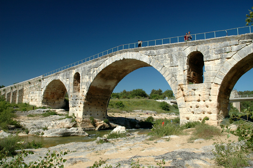 Bonnieux - Pont Julien