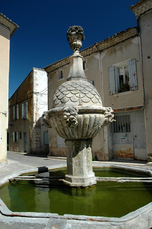 Pernes-les-Fontaines