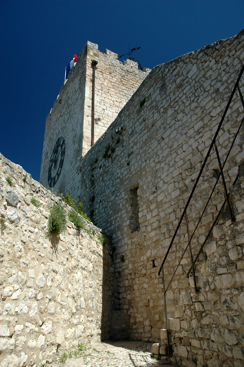 Pernes-les-Fontaines