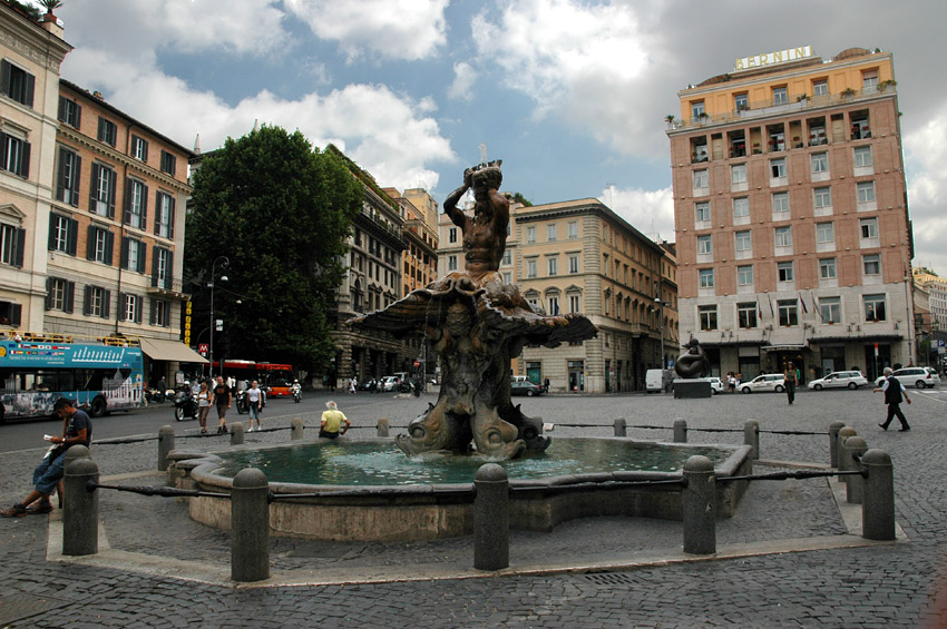 Fontana del Tritone