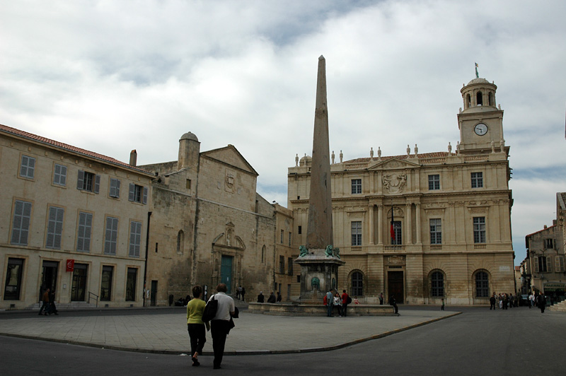 Arles - obelisk