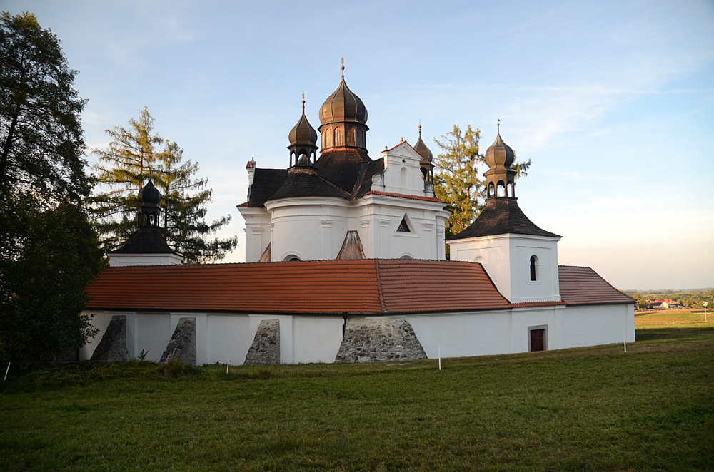 Trhové Sviny - poutní kostel Nejsvětější Trojice