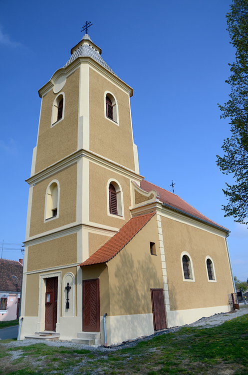 Chvalatice - kostel Nalezení svatého Kříže