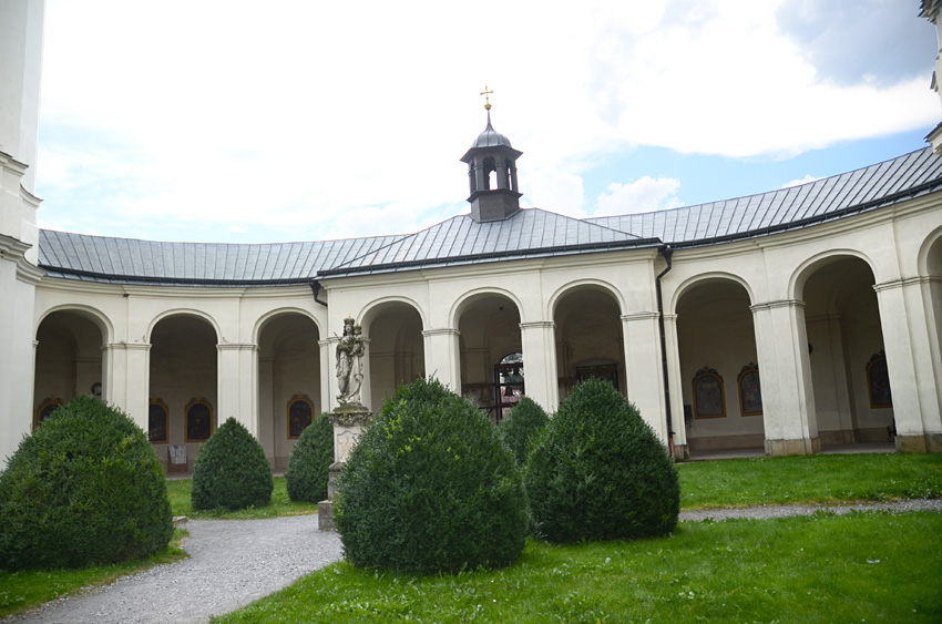 Křtiny - kostel Jména Panny Marie