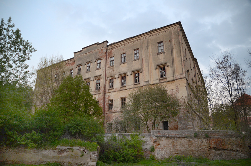 Louka u Znojma - kostel Nanebevzet Panny Marie a svatho Vclava