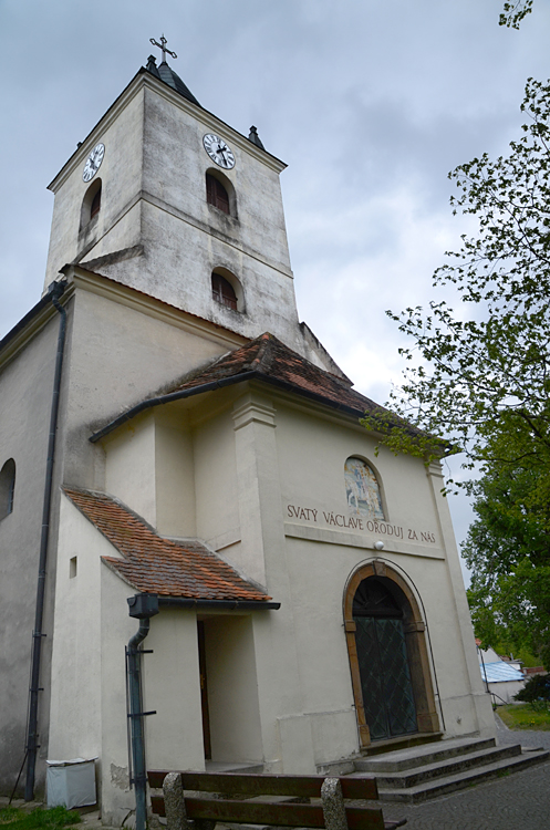 Mikulovice - kostel svatho Petra a Pavla