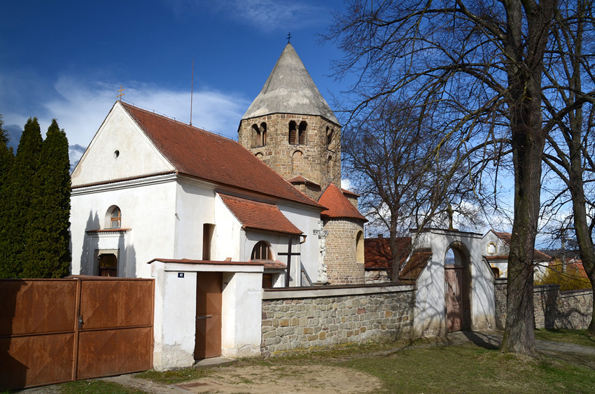 Řeznovice - kostel svatého Petra a Pavla