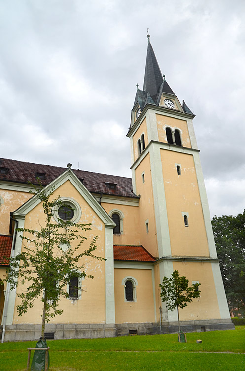 Karlovy Vary - kostel Povýšení svatého Kříže