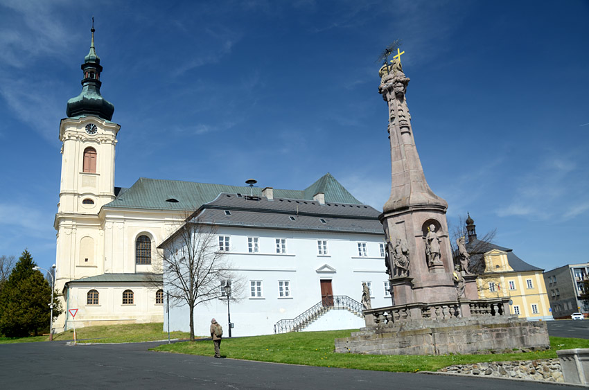 Teplá - sloup se sousoším Nejsvětější Trojice