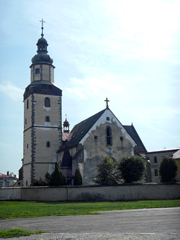 Hostinné - kostel Nejsvětější Trojice