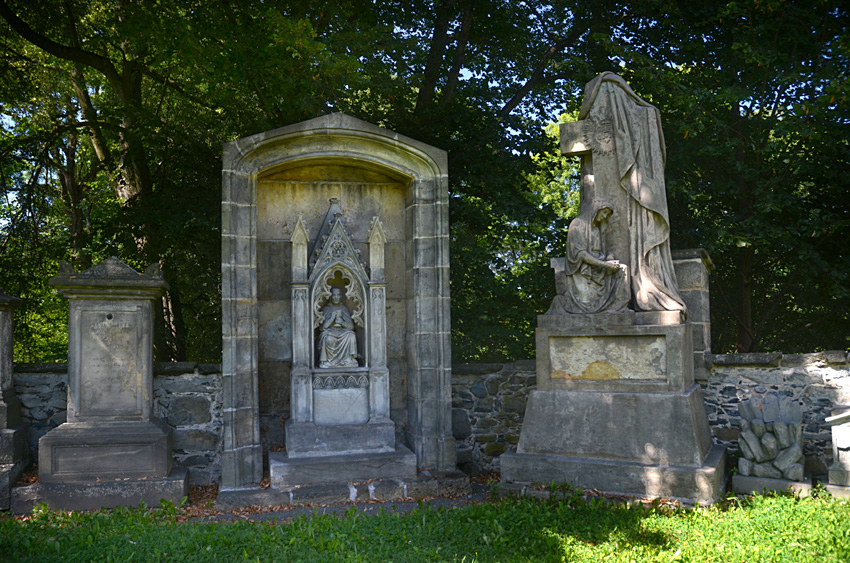Kamenický Šenov - hřbitov