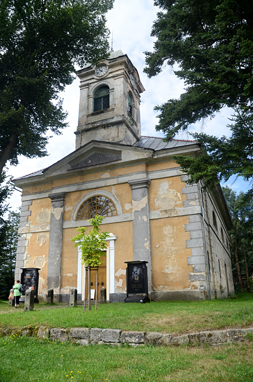 Kunratice u Cvikova - kostel Povýšení svatého Kříže