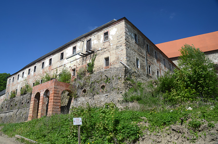 Pivoň - kostel Zvěstování Panny Marie