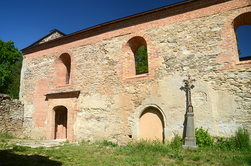 Šitboř - zřícenina kostela svatého Mikuláše