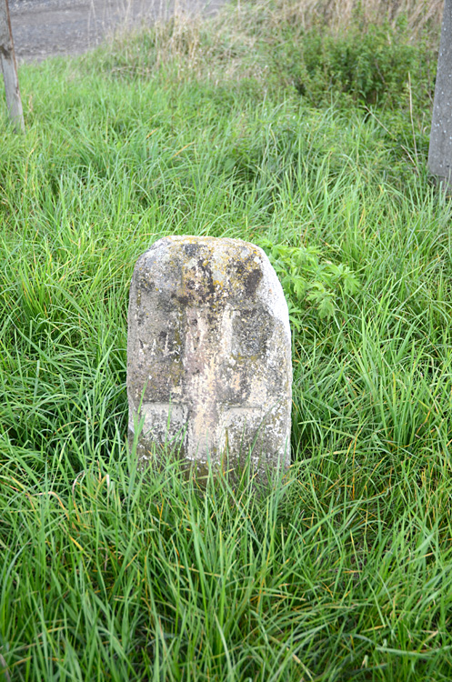 Bílov - křížový kámen