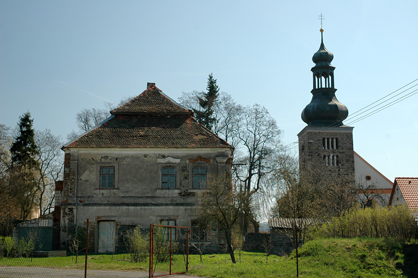 Svojšín - kostel svatého Petra a Pavla