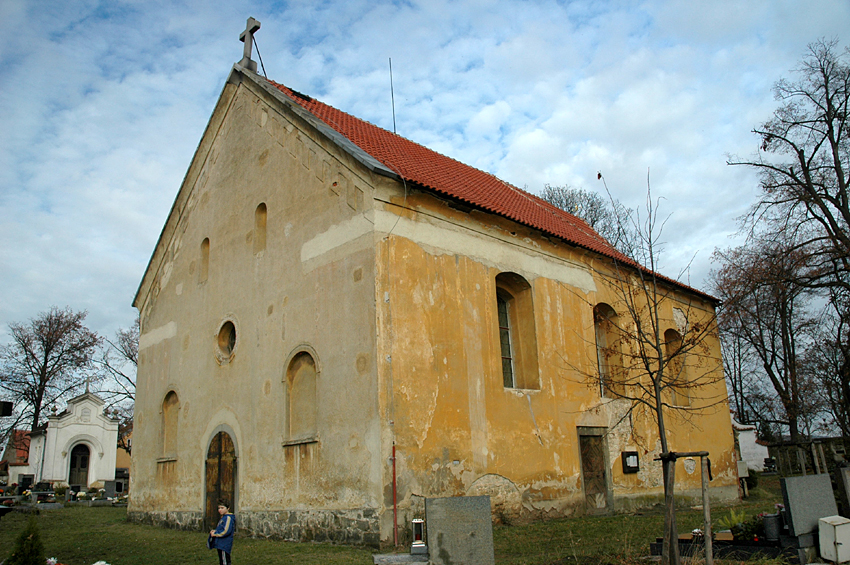 Neumětely - kostel svatého Petra a Pavla