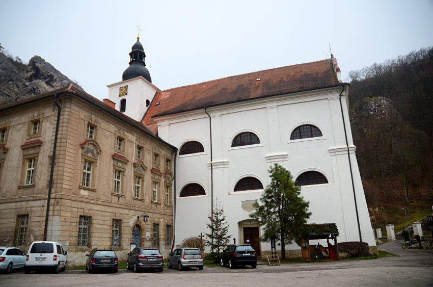 Svatý Jan pod Skalou - kostel Narození svatého Jana Křtitele