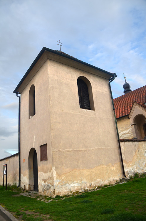 Tetín - zvonice