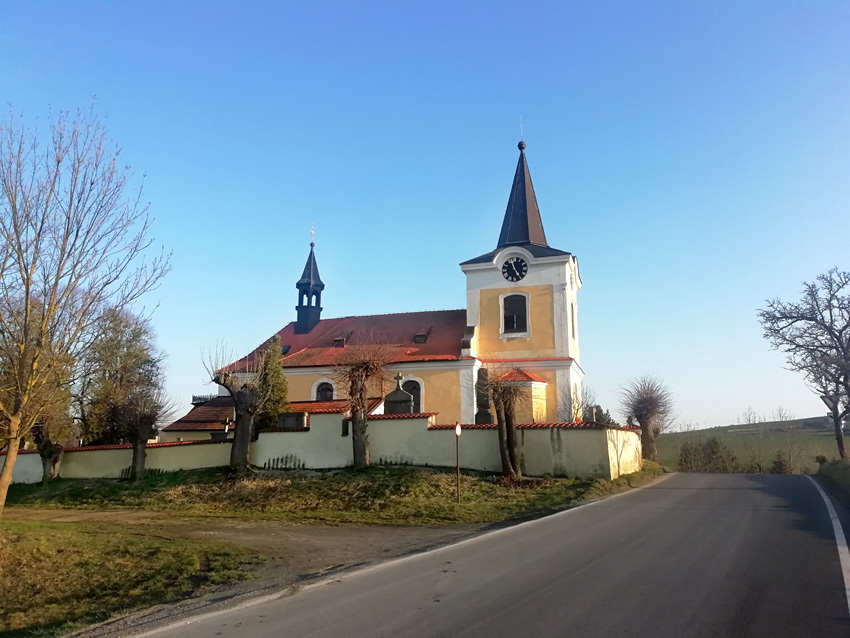 Tmaň - kostel svatého Jiří