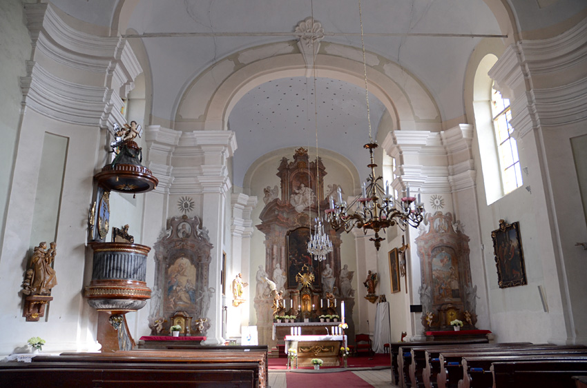 Uhlířské Janovice - kostel svatého Aloise Gonzagy