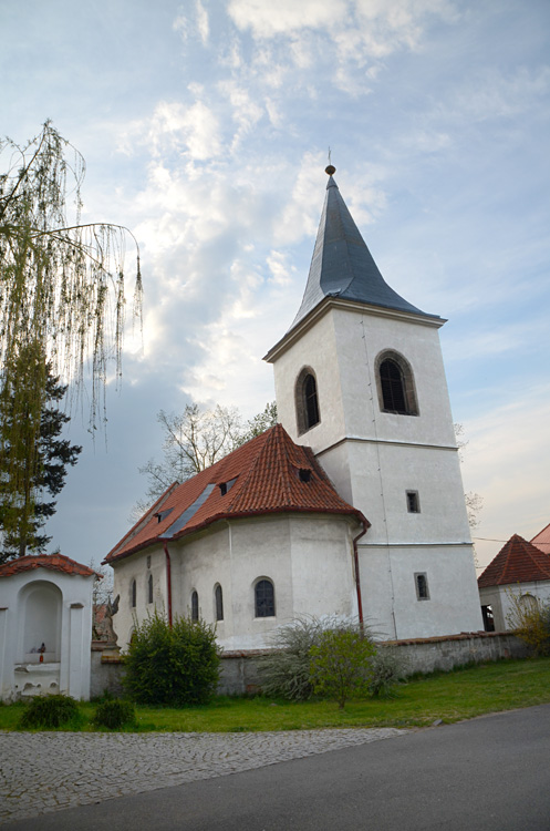 Vrbno - kostel Povýšení svatého Kříže
