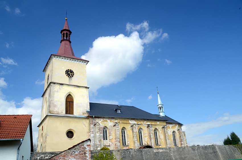 Loukov - kostel Nejsvětější Trojice