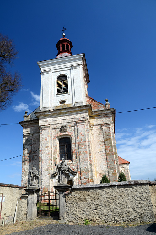 Loukovec - kostel Povýšení svatého Kříže