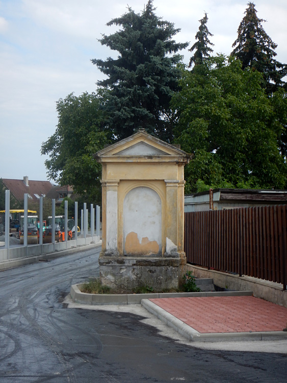 Brandýs nad Labem - výklenková kaple na Průmyslové