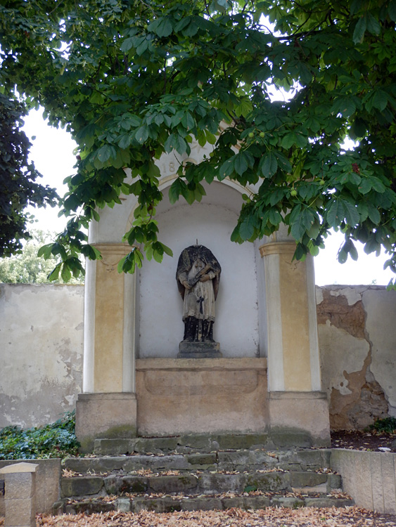 Dřevčice - výklenková kaple