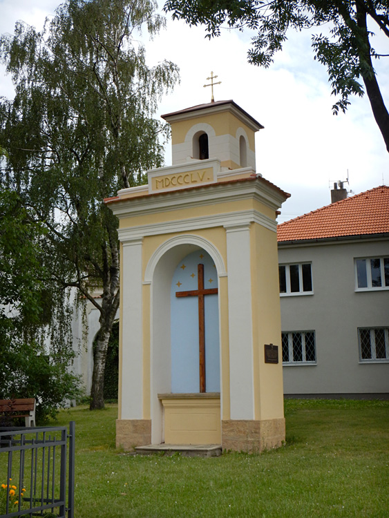 Jenštejn - návesní kaplička