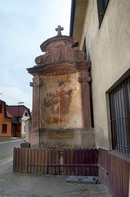 Kostelec nad Černými lesy - kaplička svatého kříže