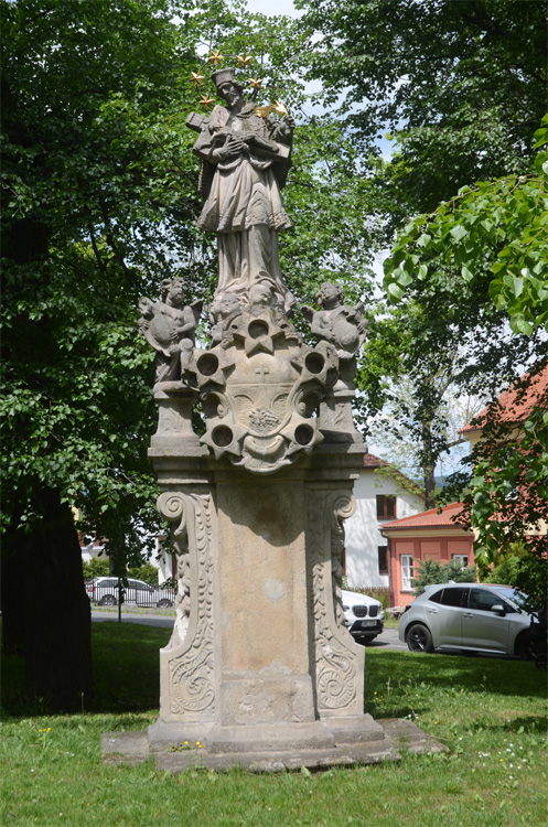 Dobříš - socha svatého Jana Nepomuckého