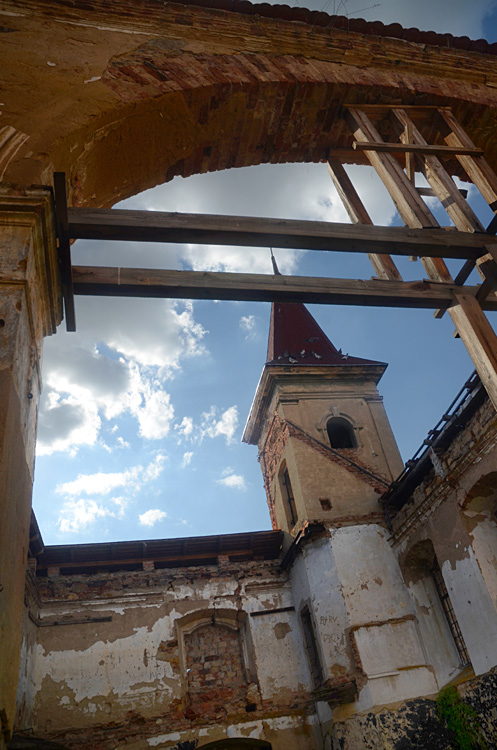 Všestudy - zřícenina kostela svatého Michaela archanděla