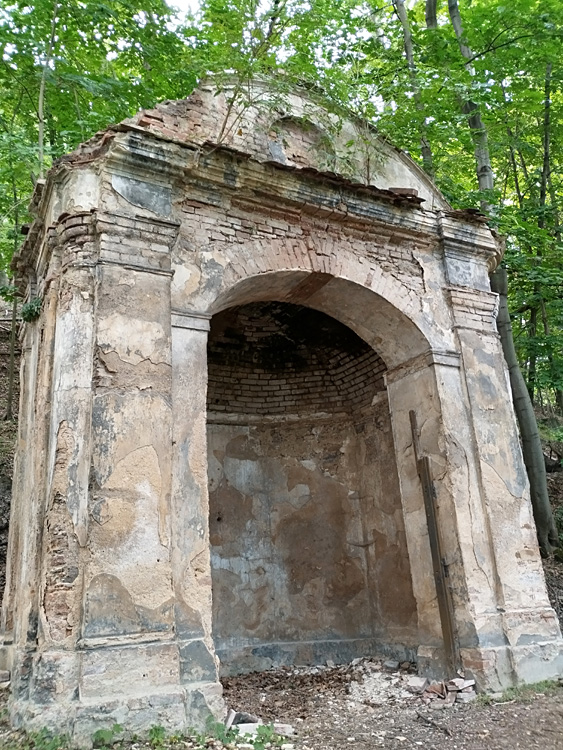Jezeří - výklenková kaple