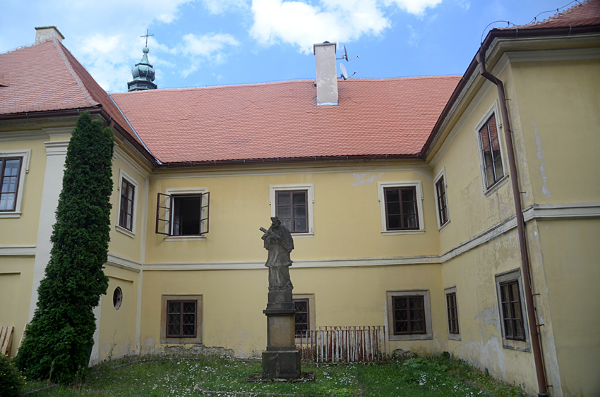 Litvínov - fara