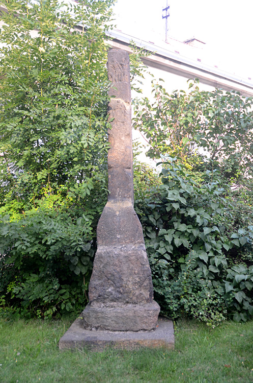 Most - smírčí kříže