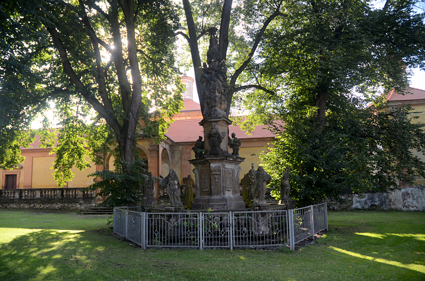 Mariánské Radčice - sloup Nejsvětější Trojice