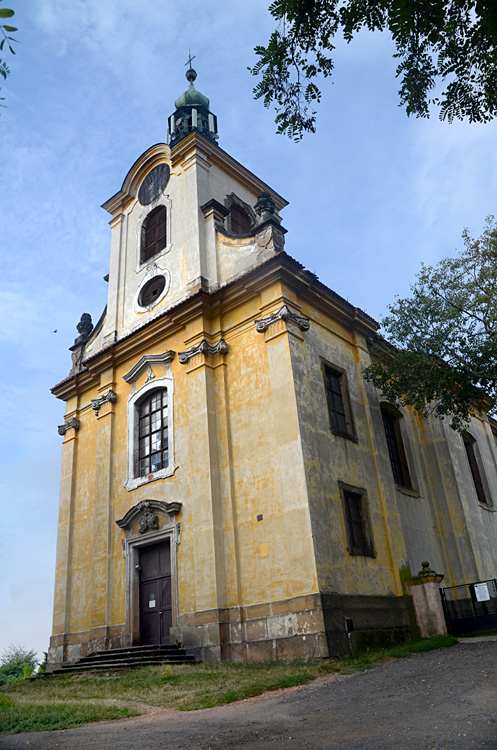Vtelno - kostel Povýšení svatého Kříže