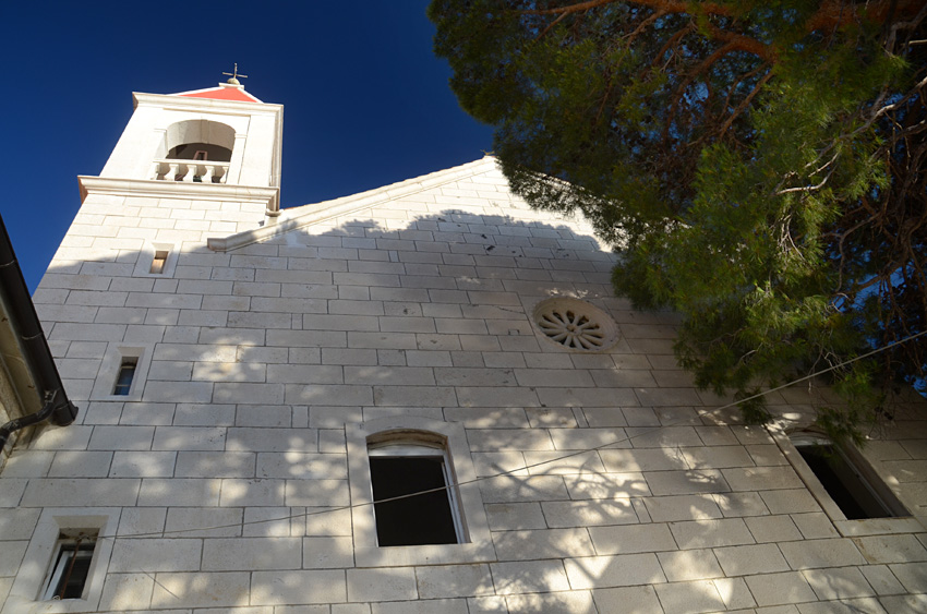 Omiš - kostel Panny Marie Karmelské ve Skalici