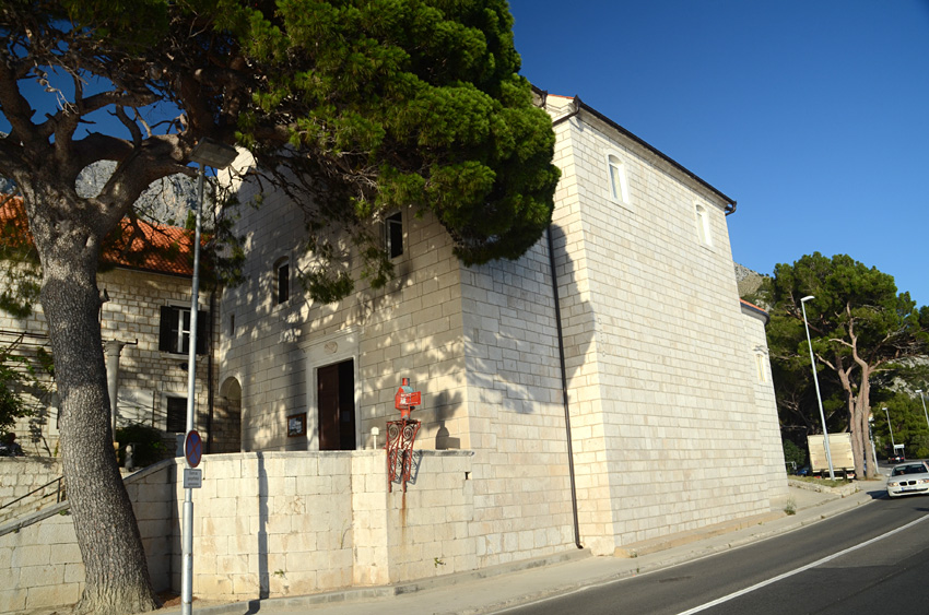 Omiš - kostel Panny Marie Karmelské ve Skalici