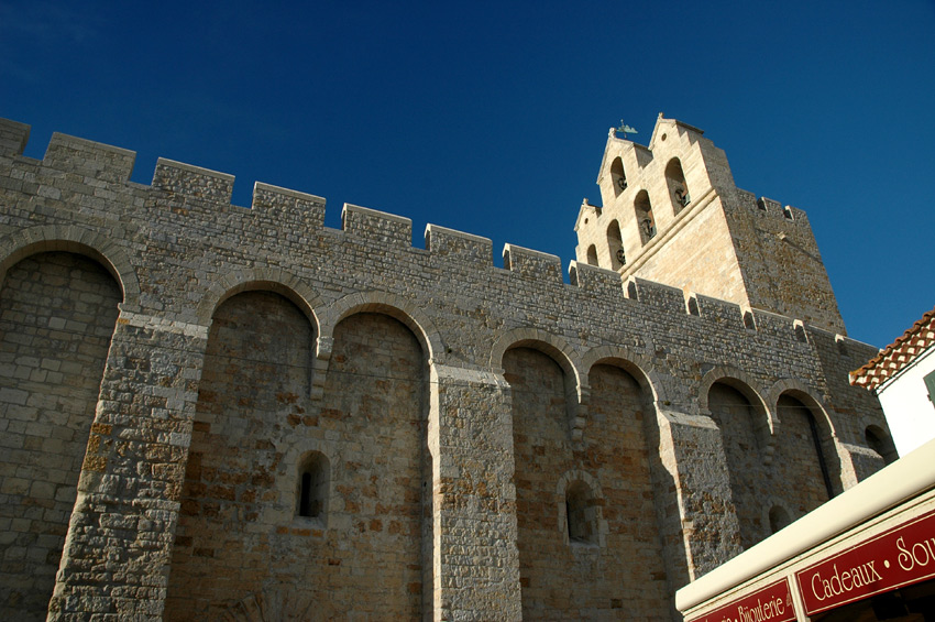Saintes-Maries-de-la-Mer - Église de Notre-Dame-de-la-Mer