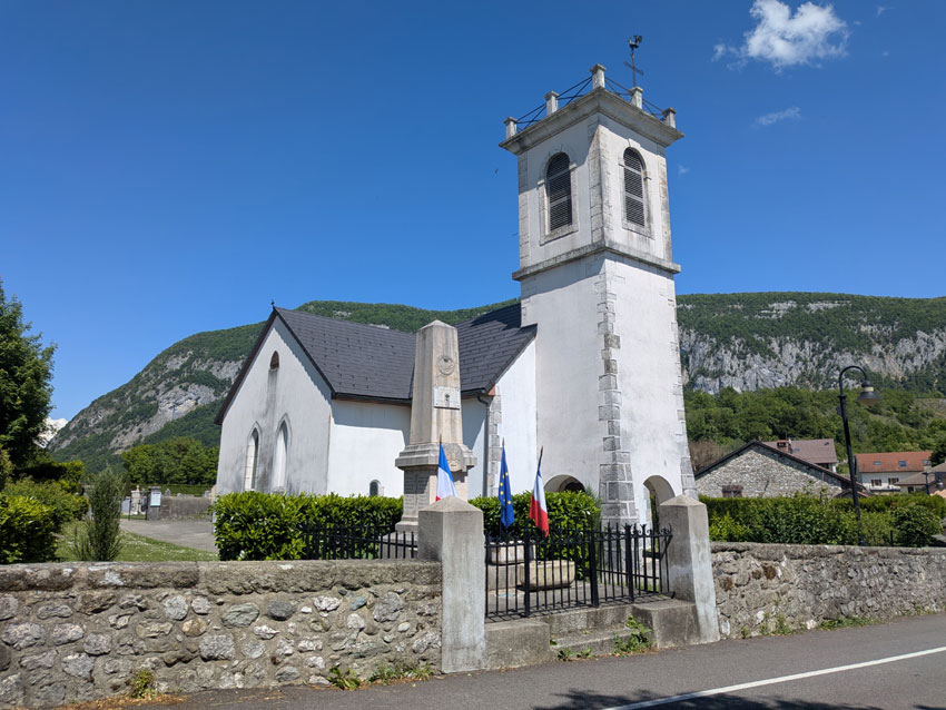 Église Saint-Amand de Léaz