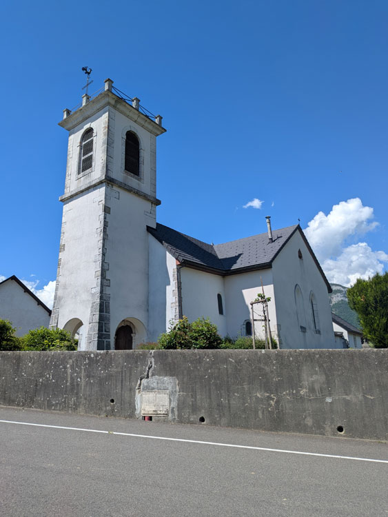 Église Saint-Amand de Léaz