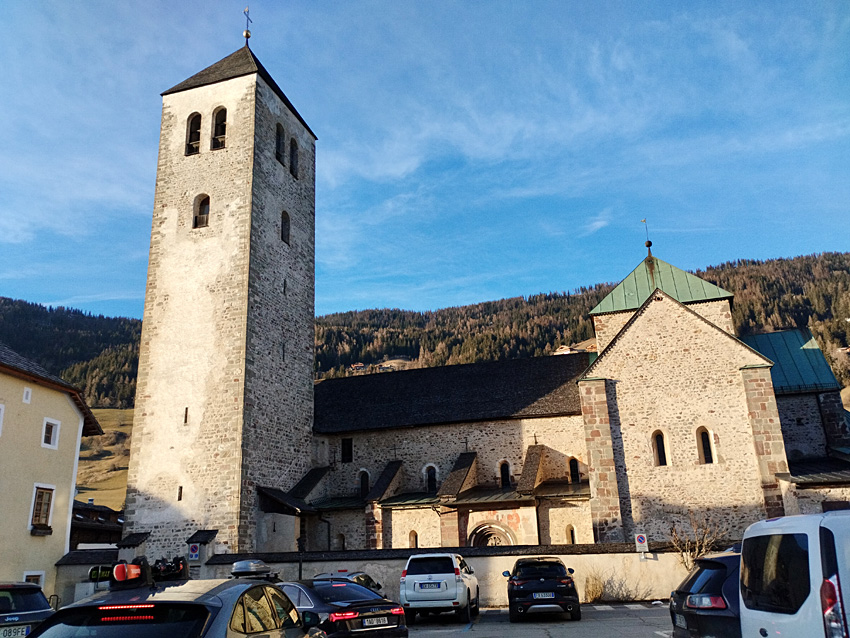 Innichen - kolegiátní kostel San Candido