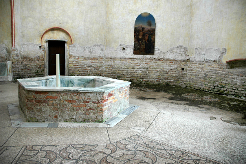 Grado - baptistérium